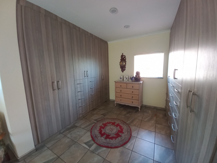 3 Bedroom Property for Sale in Safari Gardens North West